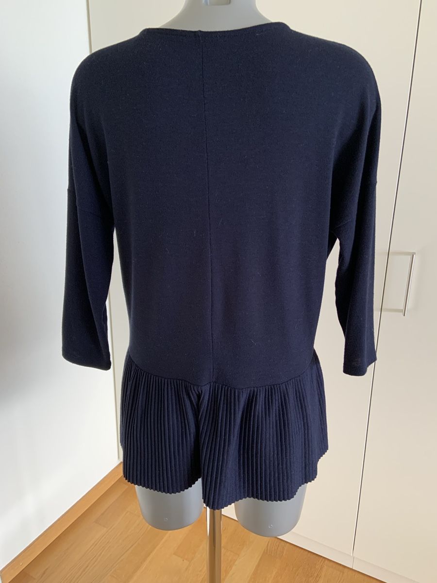 Opus Maglioni & Felpe: OPUS Pullover dunkelblau mit plissiertem Abschluss unten – Usato da Weggis venduto da Viva80 1