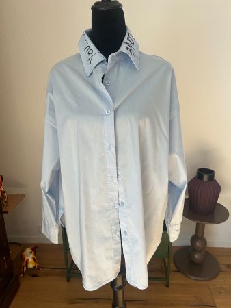 Chemisier bleu clair
