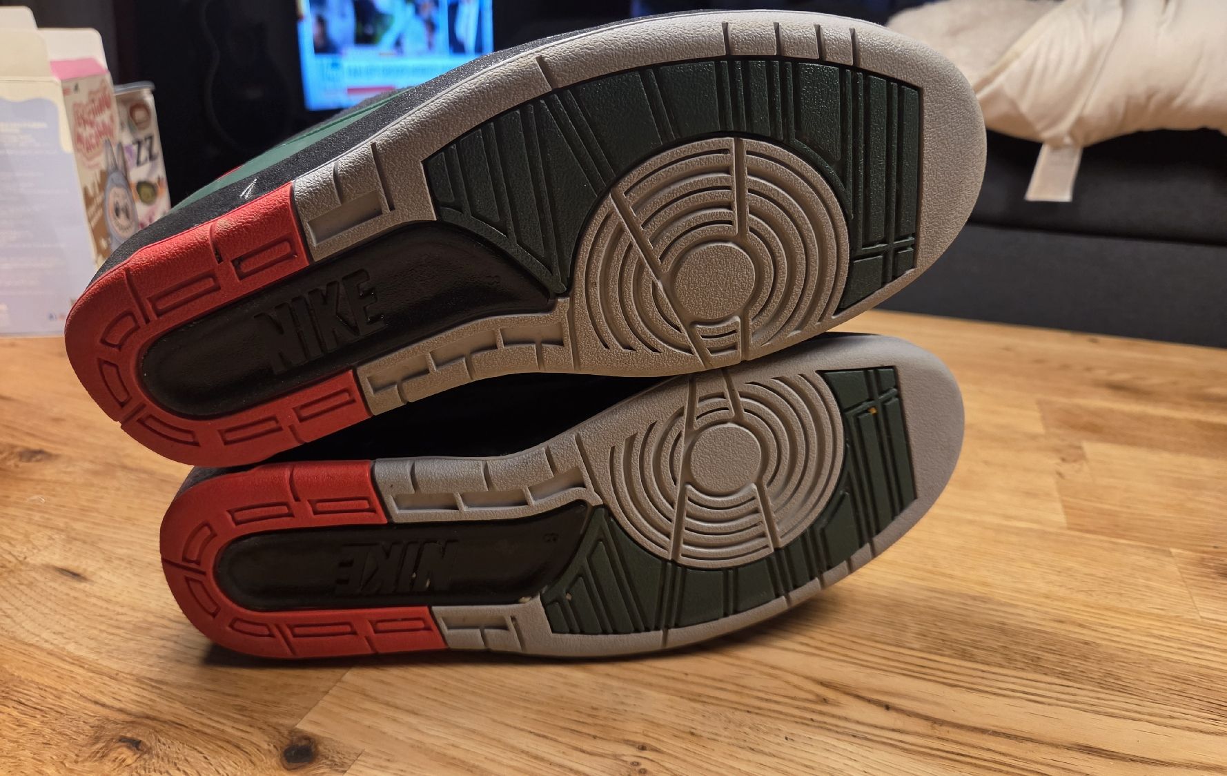 Jordan Scarpe da uomo: Jordan 2 Gr. 41 . Gucci Farben – Usato da Hinwil venduto da Nicen 3
