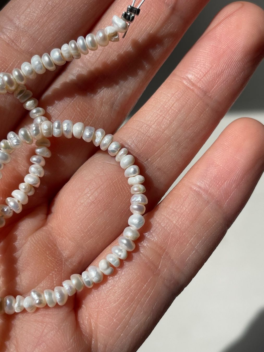 Catenine: Echte Süßwasserperlen Strang Ca.38cm 6mm – Nuovo e nell'imballaggio originale da Schiers venduto da sisikristall 1