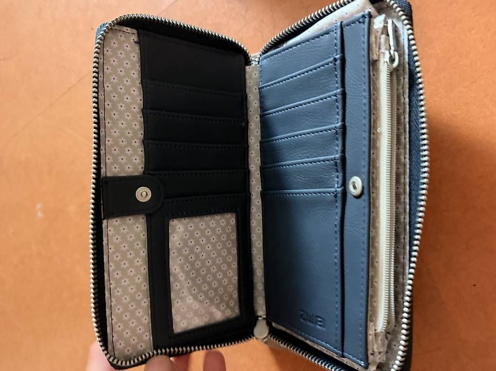 Brieftaschen: Portemonnaie – Gebraucht aus Gwatt (Thun) von Glahad 2