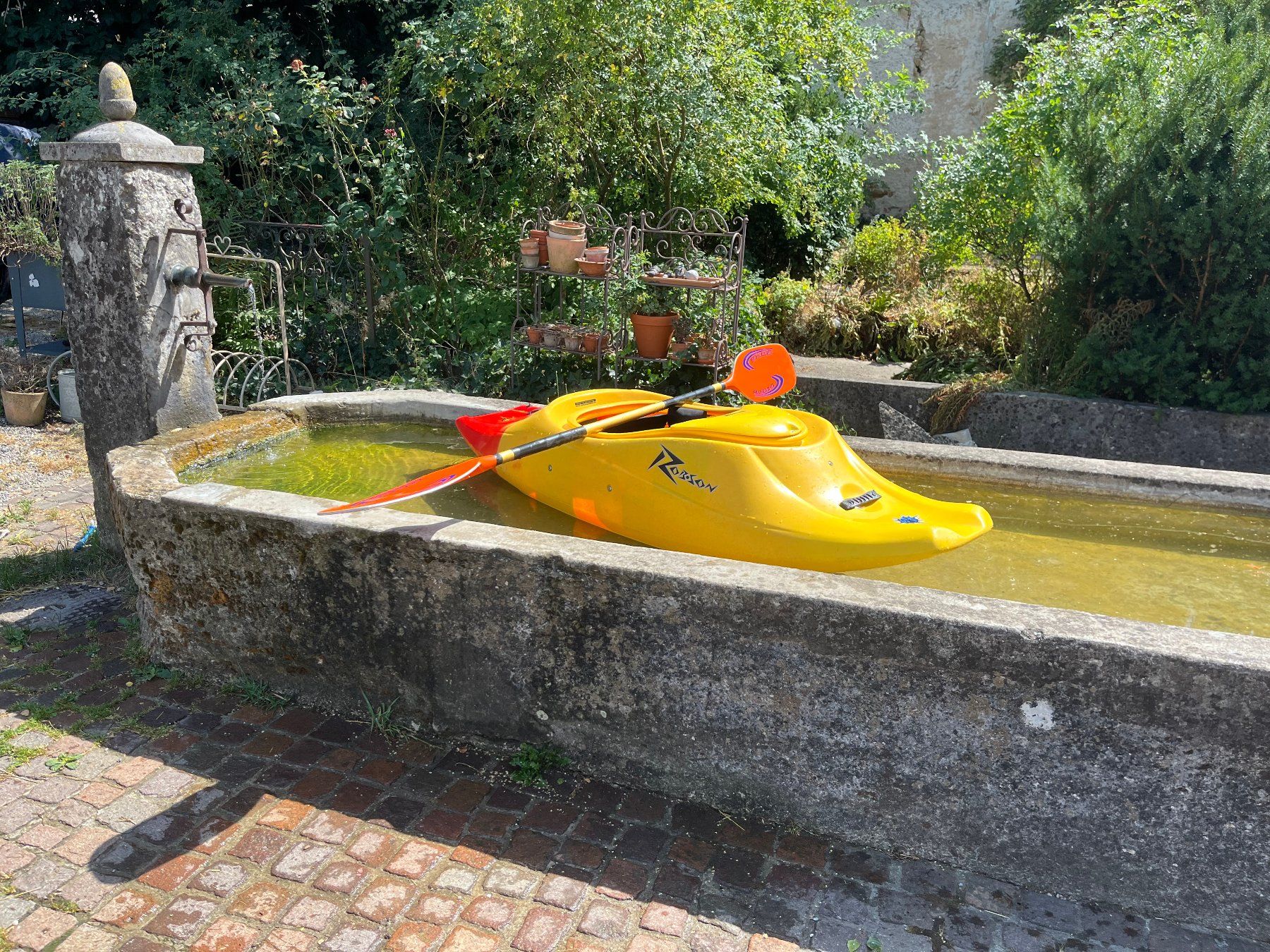 Boote: wendiges Fun- Kajak mit Paddel – Gebraucht aus Oltingen von cec_mk9x
