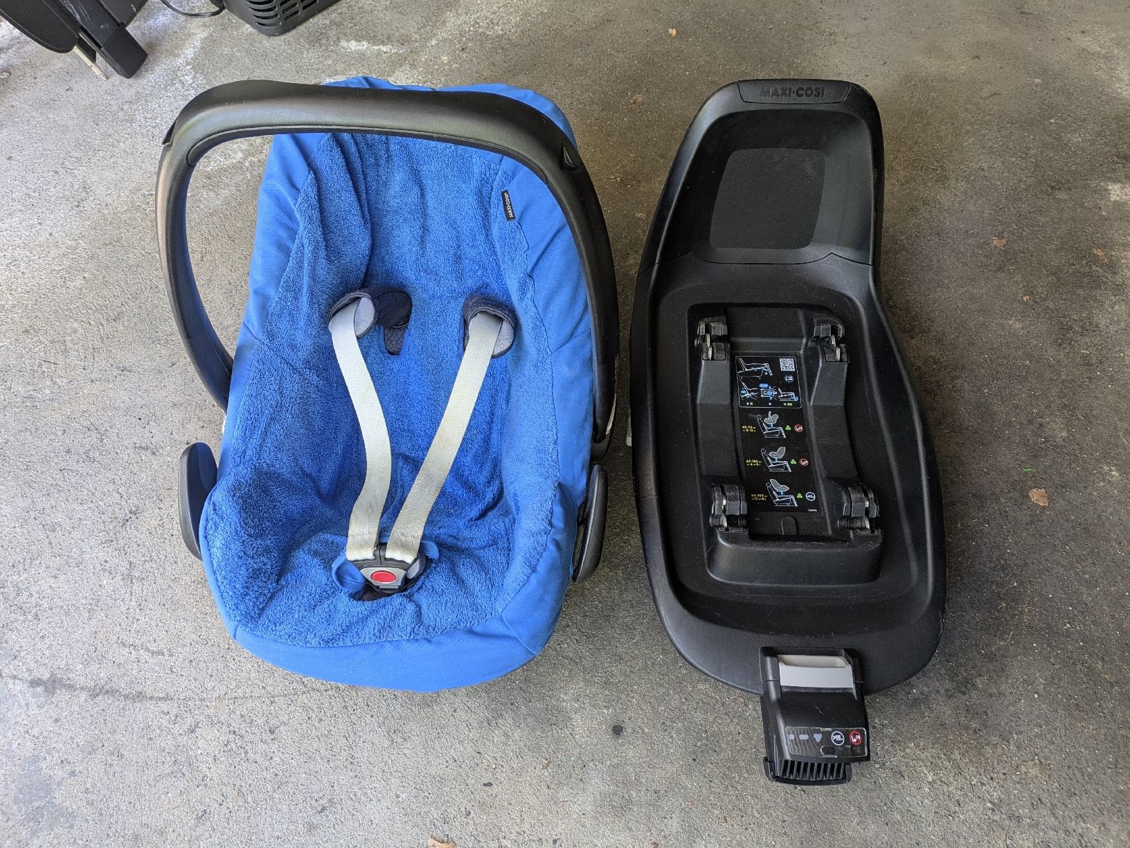 Maxi-Cosi Seggiolini per auto: Maxi-Cosi Pebble Plus Kindersitz mit Isofix Station – Usato da St. Gallen venduto da Lila_238 1