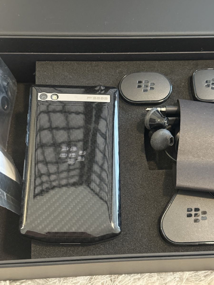 Blackberry Handys / Smartphones: BlackBerry Porsche P9983 – Gebraucht aus Uitikon Waldegg von Amour_Zurich 2