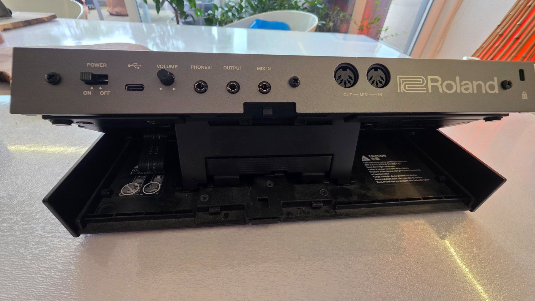 Roland Strumenti musicali: ROLAND JX-08 – Usato da Winterthur venduto da Navitimer 2