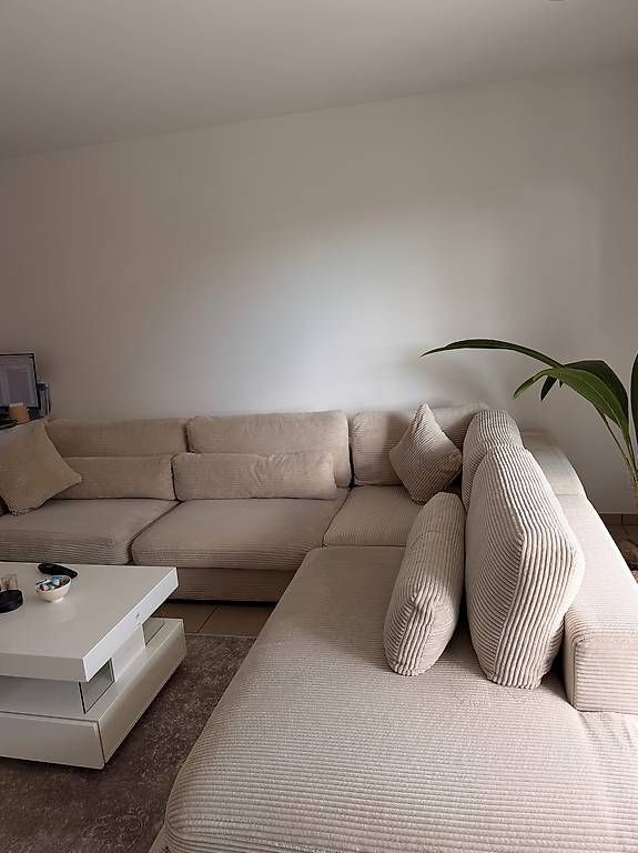 Sofas: Canapé d’angle - Très bon état – D'occasion à Lucens par fit_hsj5 2
