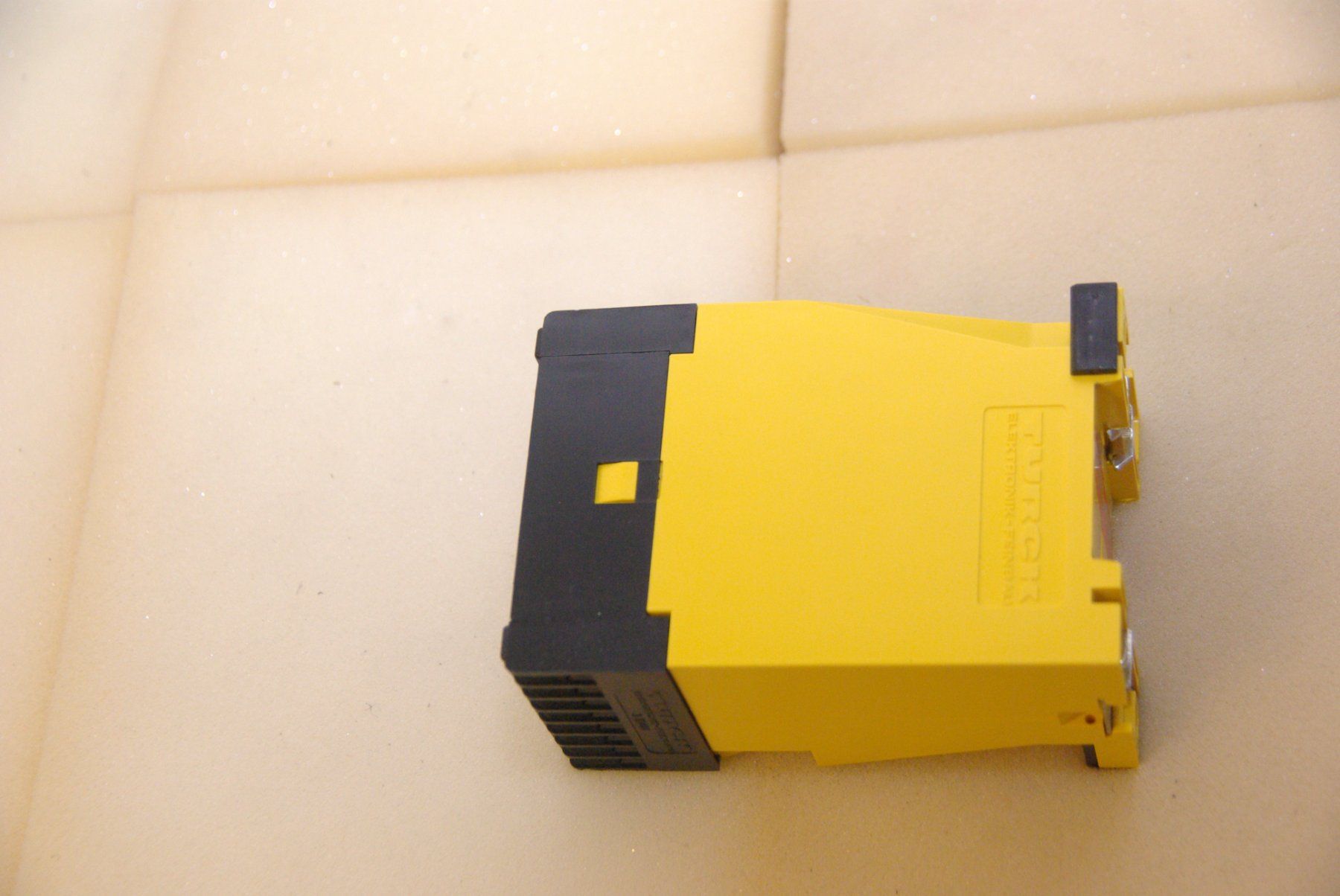 Componenti elettronici: TURCK Multi Safe MS 82-2404 Schaltverstärker – Usato da Herisau venduto da Cevianer1844 3