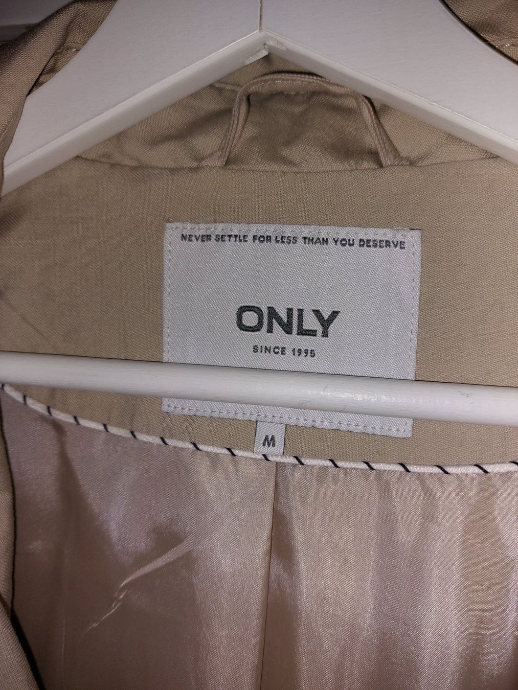 Only Cappotti: Beiger Trenchcoat lang, Grösse M, Only – Nuovo (secondo la descrizione) da Titterten venduto da fra_v27g 2