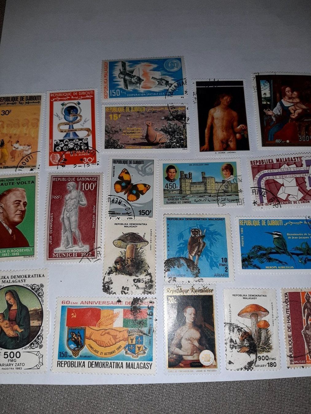 Tutti i francobolli: 19 timbres afrique – Usato da Le locle venduto da juliensaran 3