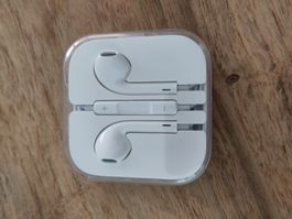 Apple EarPods In-Ear Headphones White New Condition
