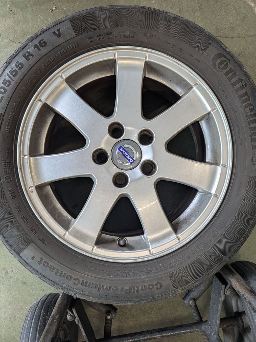 Volvo Pneumatici & Ruote complete: Kompletträder Volvo V50/S40 – Usato da Frutigen venduto da por_jvz2 5
