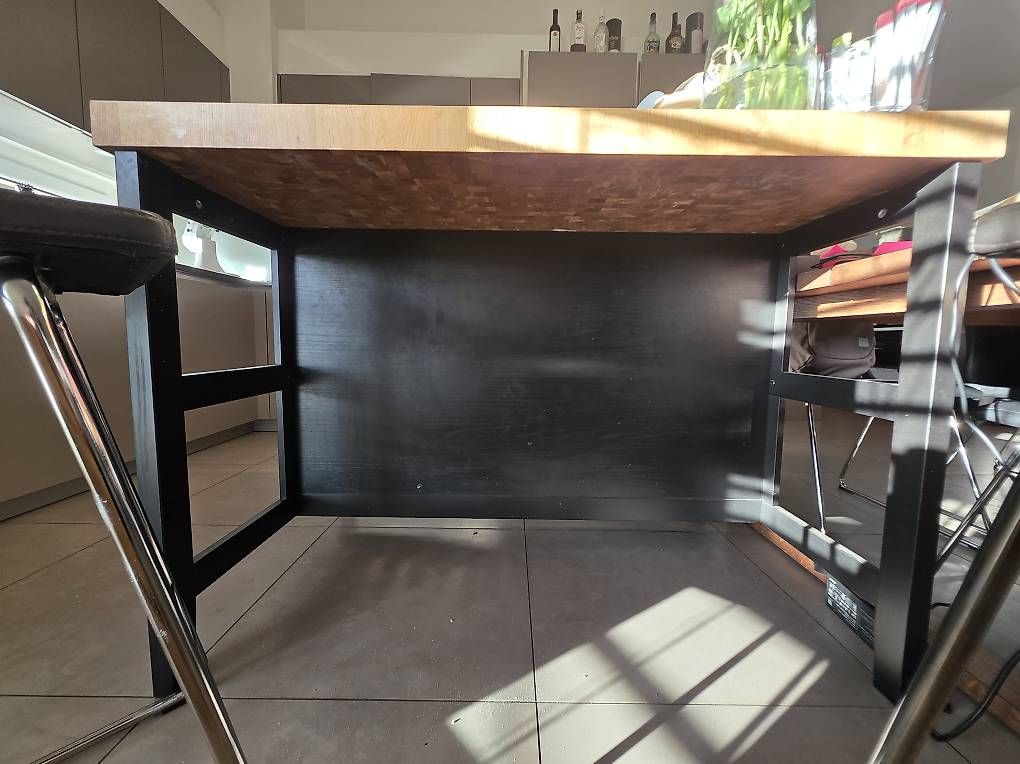 Tische: Île d'Ikea Noir Chene  – Gebraucht aus Lutry von and_52kx 1