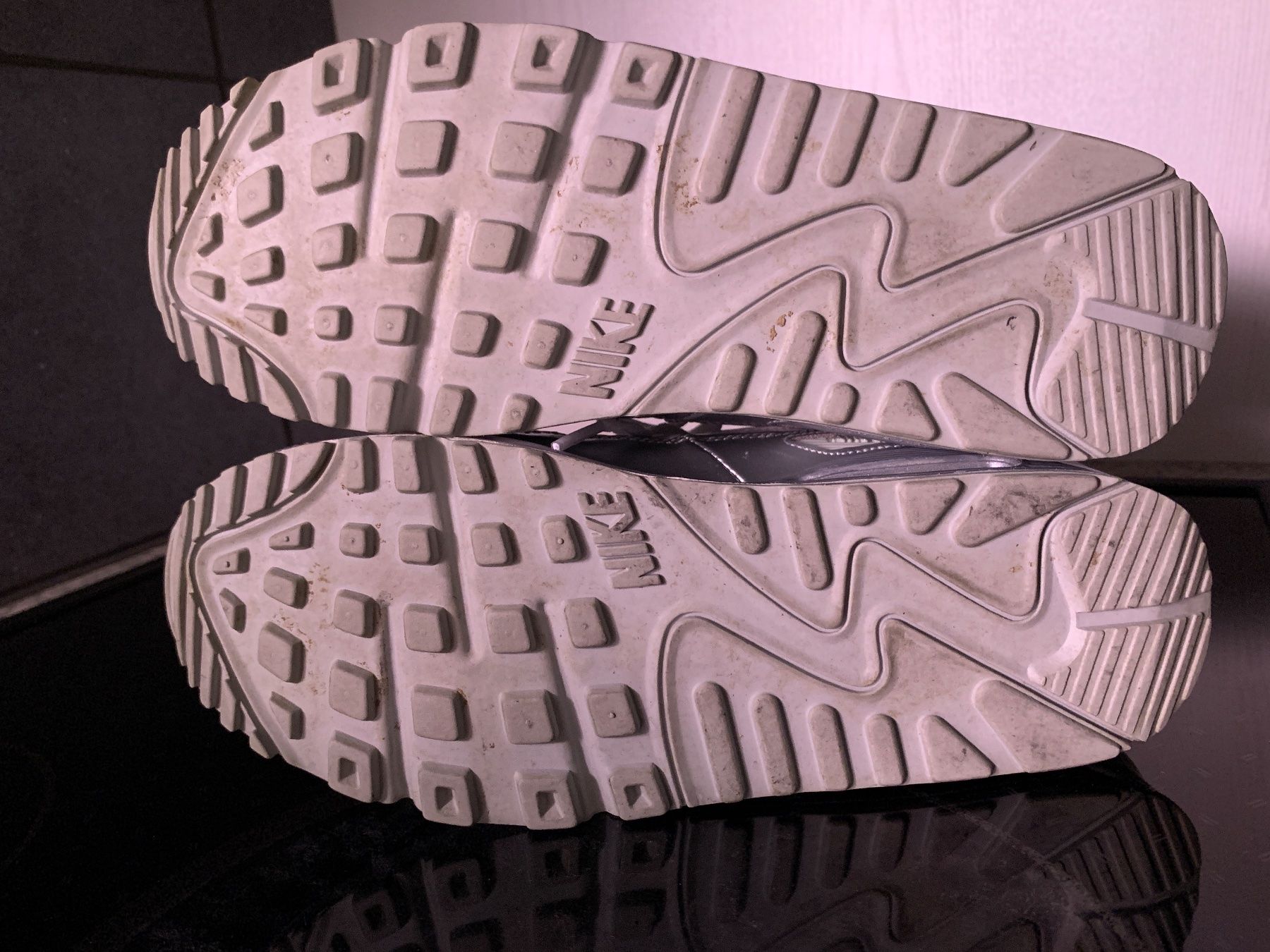 Nike Scarpe da donna: Nike Air Max Sneaker Silber Gr. 38,5 – Usato da Steinebrunn venduto da Littlebird1 4