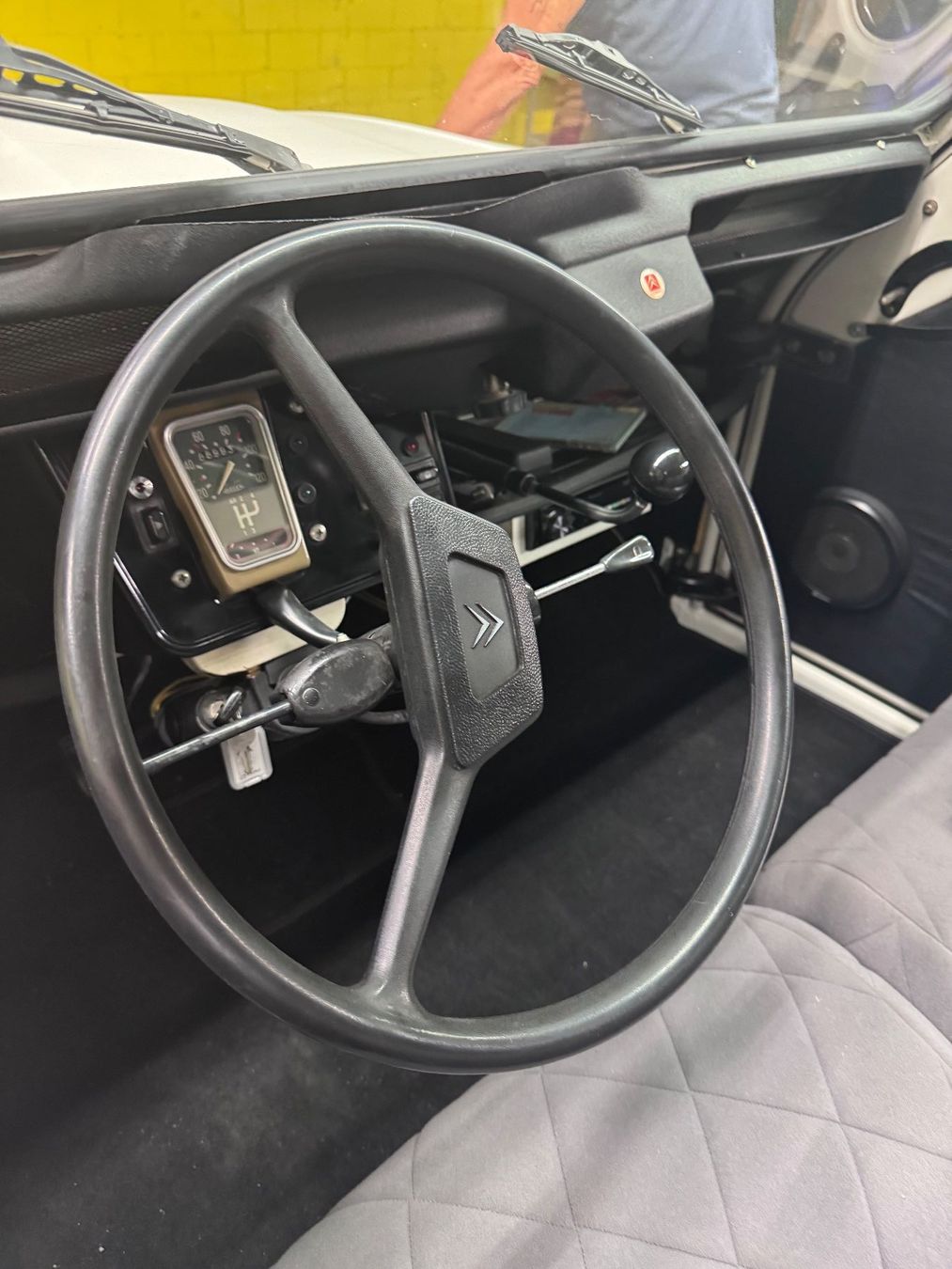 Citroën Automobili: Citroen 2 CV 6 – Usato da Arbon venduto da mel_vmk6 4