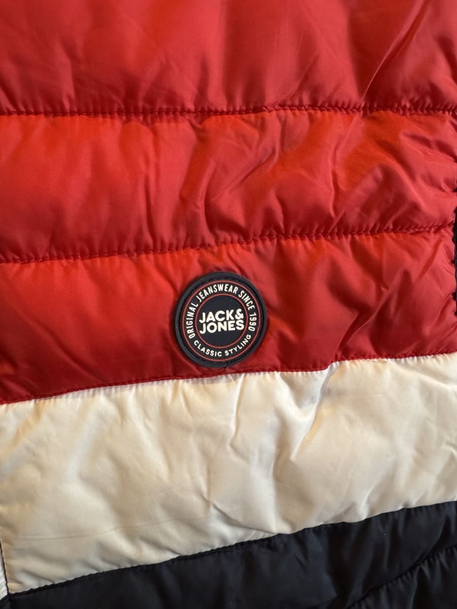 Tommy Hilfiger Gilet & Giacche: Doudoune sans manches Jack & Jones S mi-saison – Usato da La Chaux de fonds venduto da car_f9yg 2