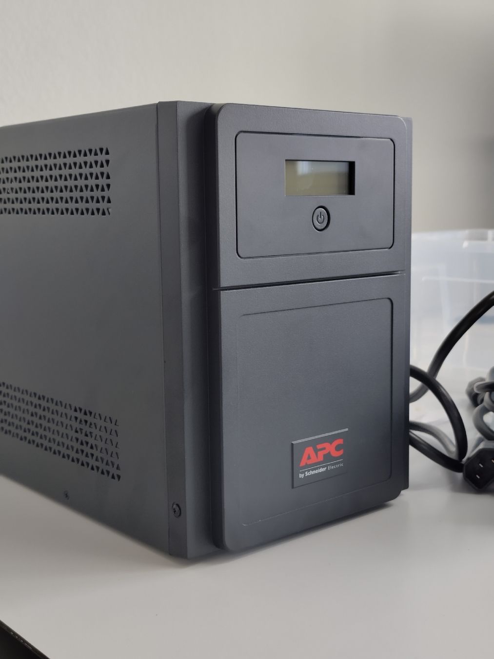 Apc Server: Neuwertige USV SMV3000CAI von APC – Nuovo (secondo la descrizione) da Kriens venduto da Angtobencher 1