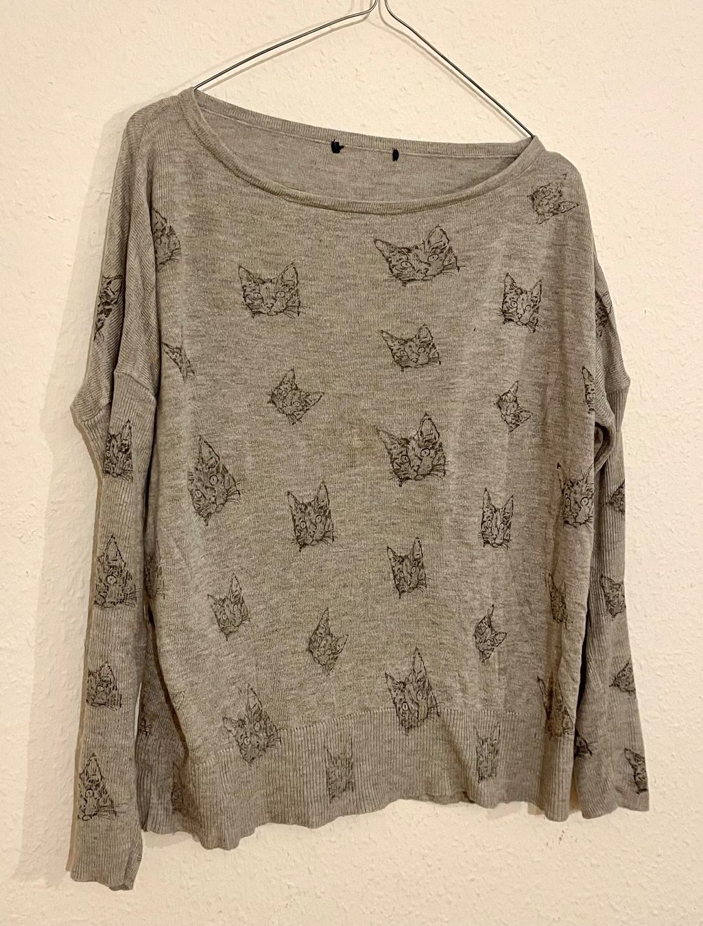 Pullover & Sweatshirts: Pullover Chats – Gebraucht aus Genève von Annilu 2