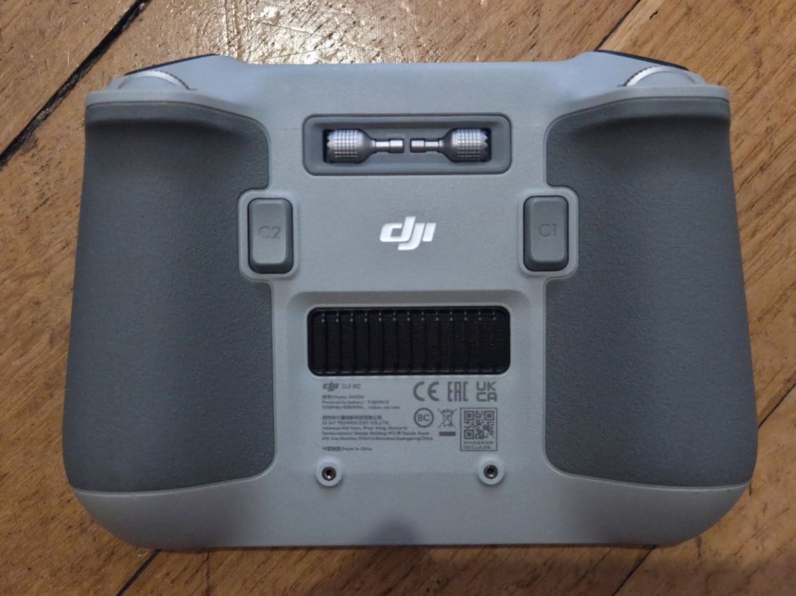 DJI RC Modellbau: DJI Mini 3 Pro Fly More Combo – Gebraucht aus Basel von specs 3