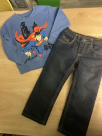 Superman Sweatshirt & Thermo Jeans Gr. 104/Neu