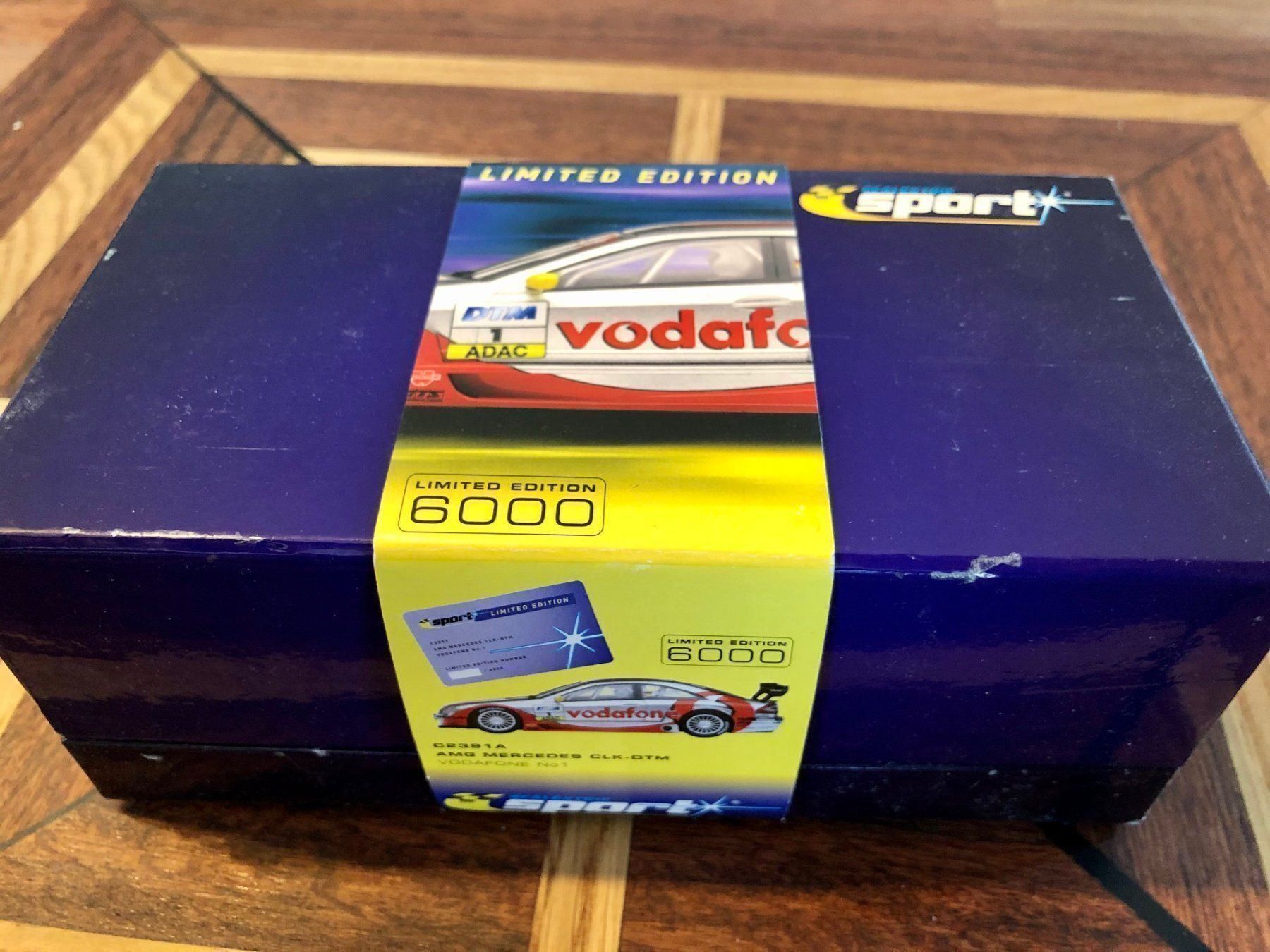 Piste: Mercedes CLK DTM "Vodafone" No 1 – Nuovo e nell'imballaggio originale da Dielsdorf venduto da Eleanor_Dude 4