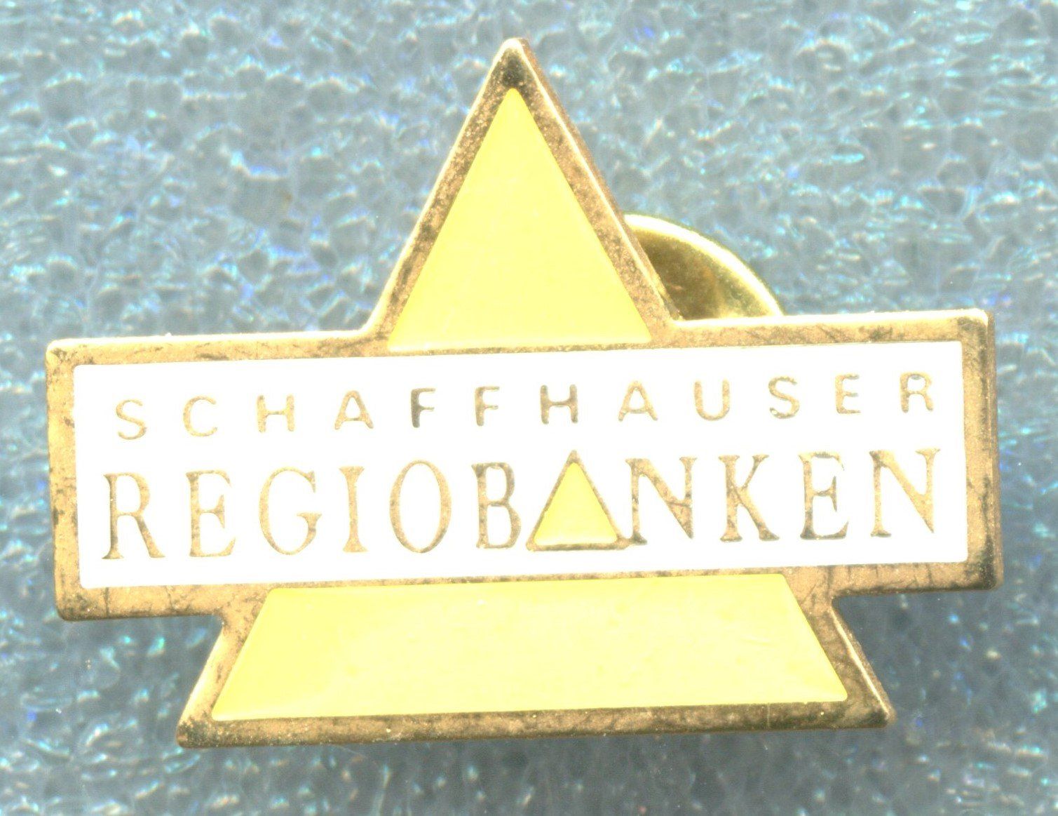 Plaketten & Abzeichen: SCHAFFHAUSER  REGIOBANKEN – Gebraucht aus Winterthur von Sammleroase