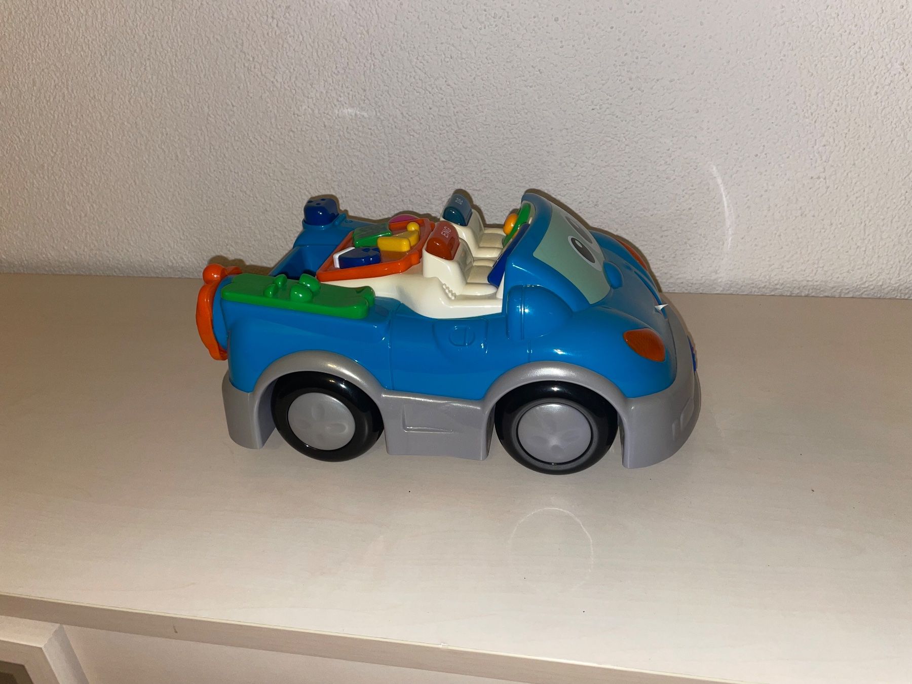 Chicco Giocattoli: Chicco Spielzeugauto, zweisprachig – Usato da Seengen venduto da swossi 1