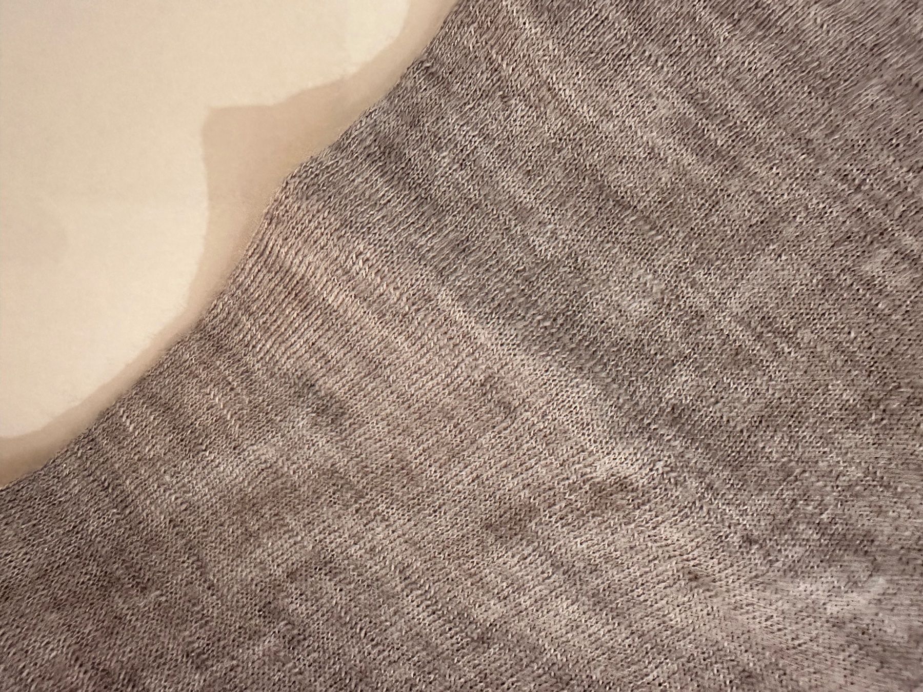 T-Shirts: Edles asymmetrisches Strickshirt, Grösse S, Grau – Gebraucht aus Tuggen von wollistar 1