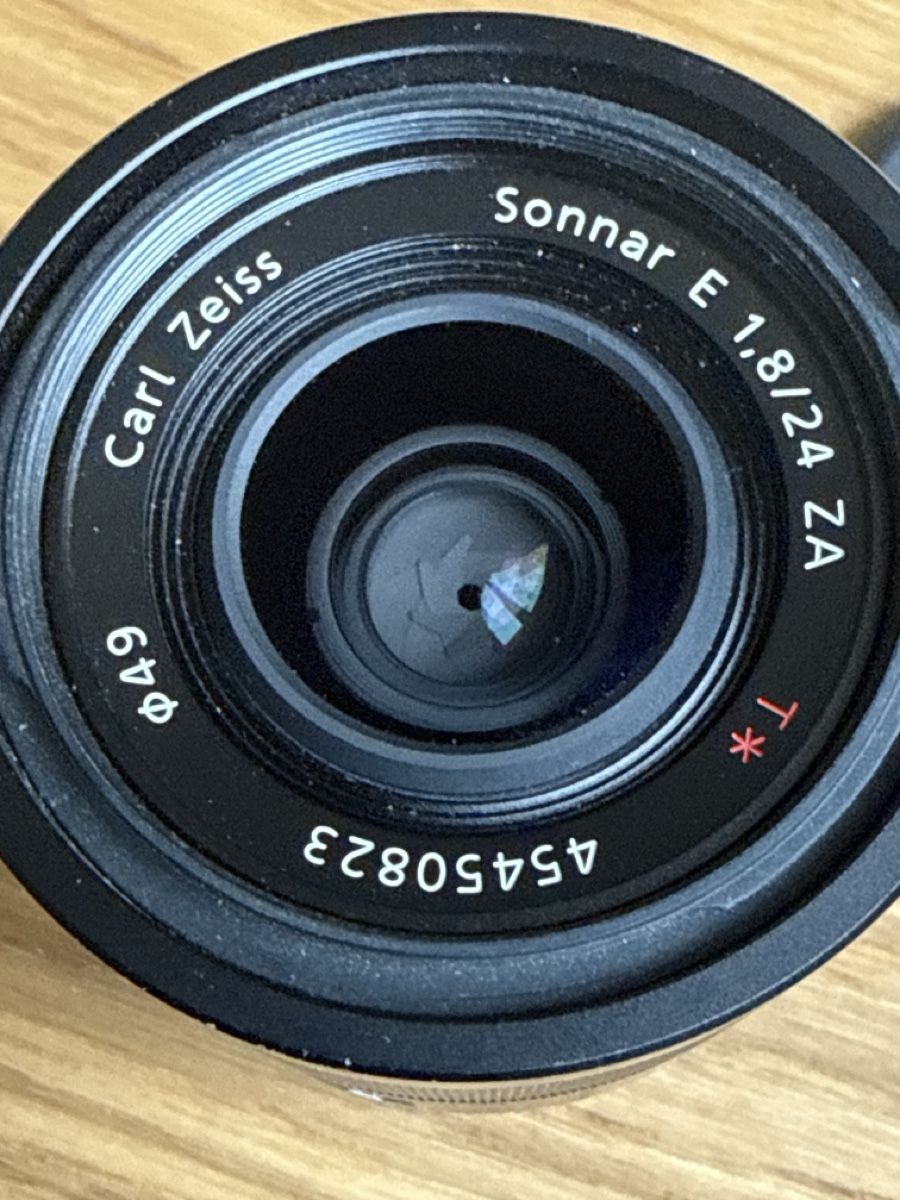 Sony Obiettivi: Sony Carl Zeiss 1.8/24 E-Mount top Objektiv – Usato da Zürich venduto da HanBel 1