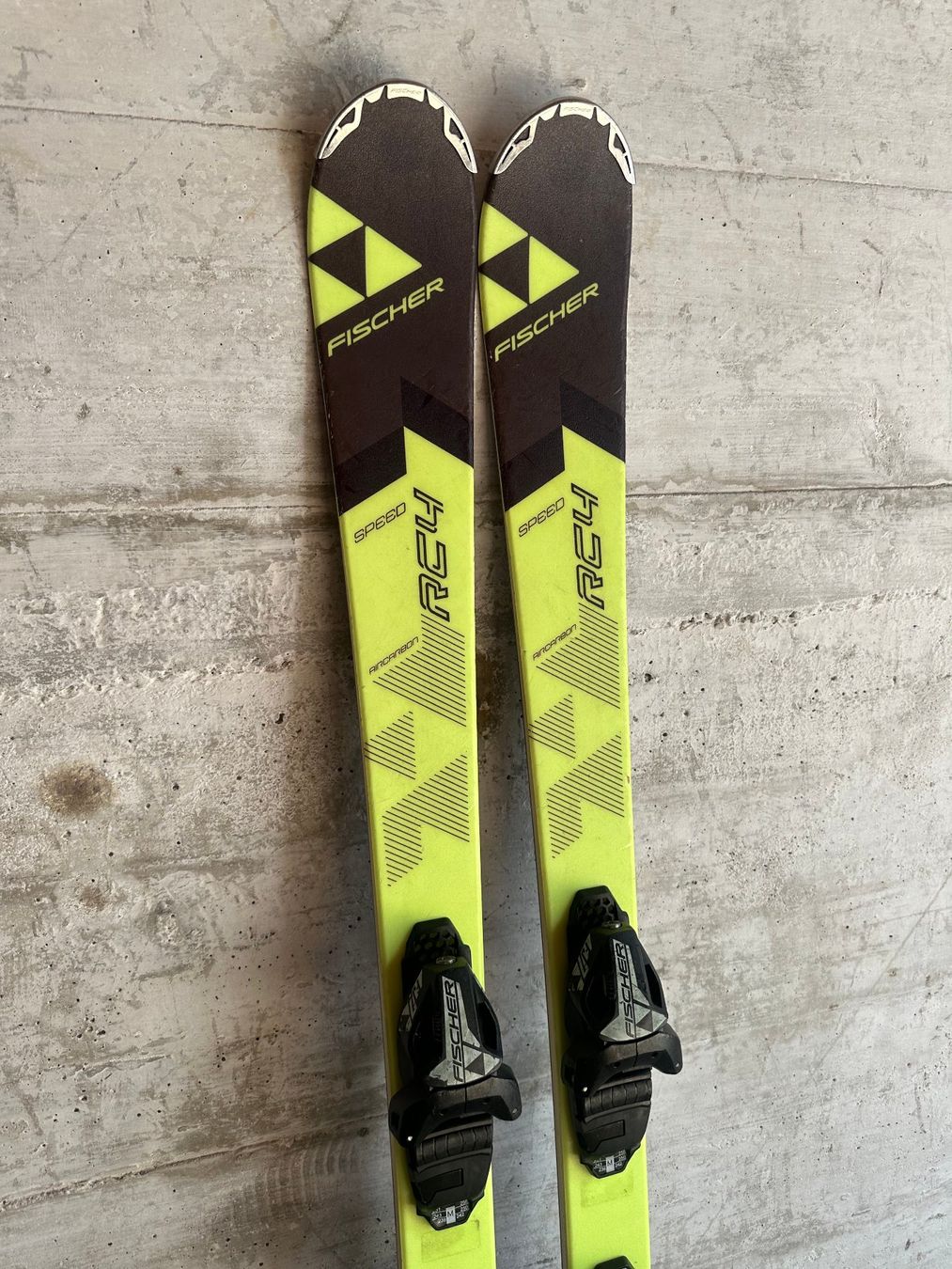Fischer Skis: Fischer Rc4 Kinderski 130cm – Gebraucht aus Emmenbrücke von karkarkar 1