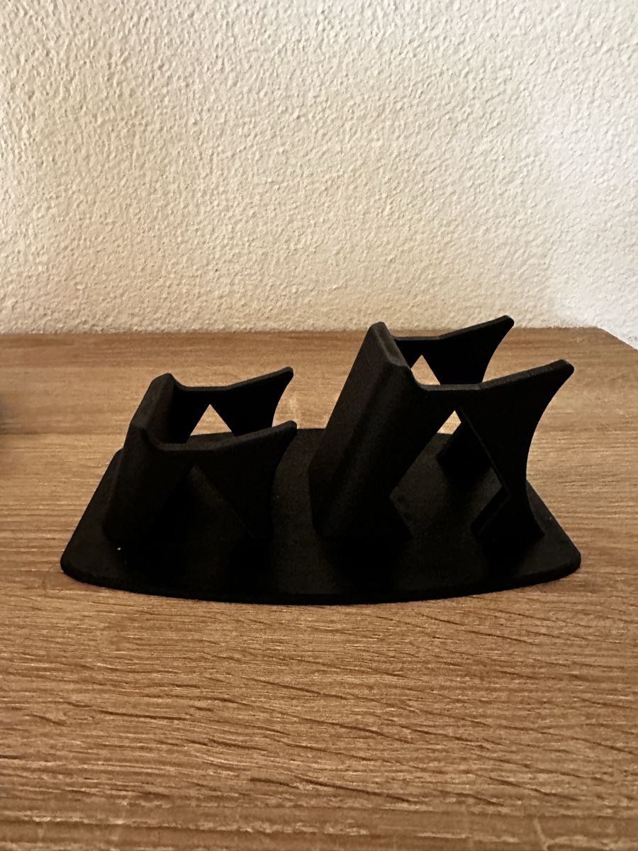 Altro in Decorazioni & Accessori: PS5 Controller-Halterung für 2 Controller | 3D-Druck | PLA – Nuovo e nell'imballaggio originale da Glarus venduto da 3DCHARM 3