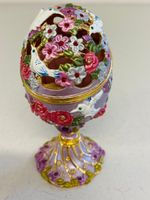Fabergé Style Eiförmige Schmuckdose mit Vögeln und Blumen