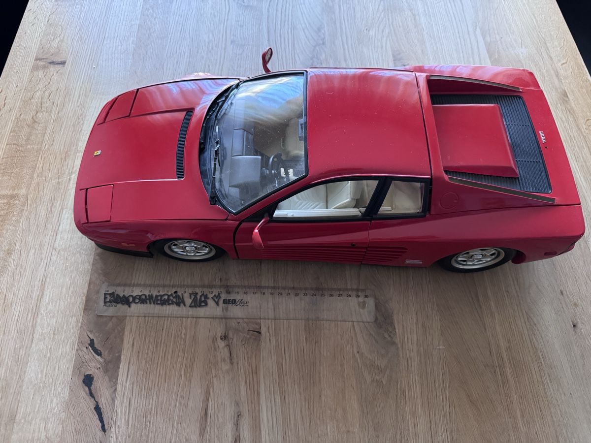 Pocher Modellini d'auto: Ferrari Testarossa 1/8 Modellauto von Pocher – Usato da Rotkreuz venduto da don_filippo 1