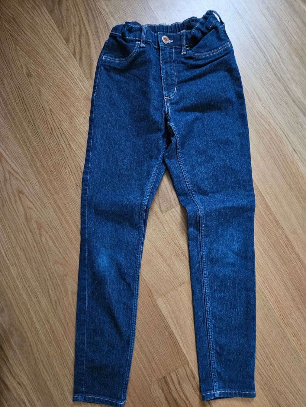 H&M Pantaloni: Mädchenjeans 134 – Usato da Hünenberg venduto da lexli06