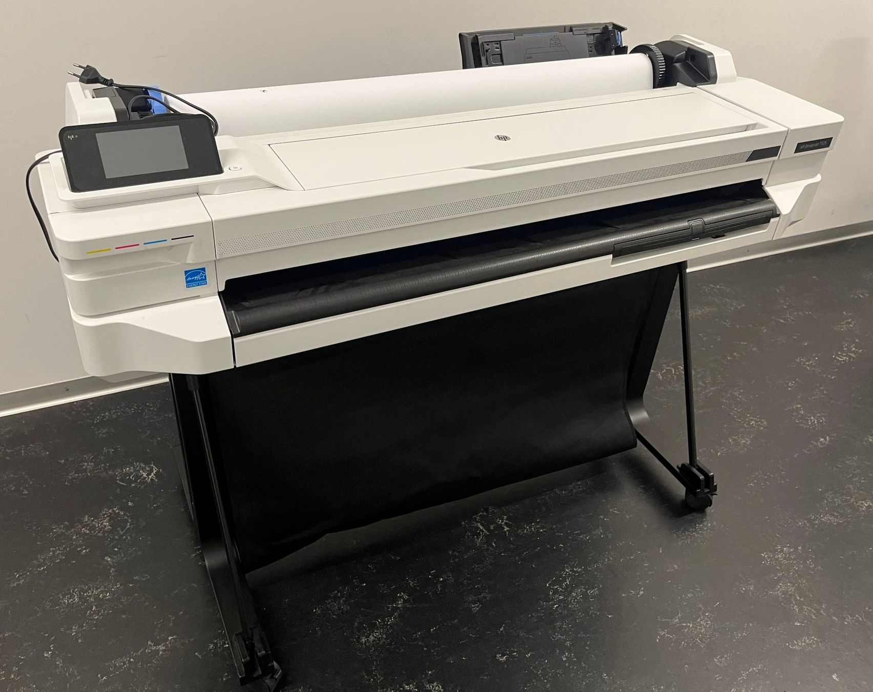 Hewlett Packard Stampanti: HP DesignJet T525 Grossformatdrucker mit Standfuss – Usato da Spiegel b. Bern venduto da Bxb 1