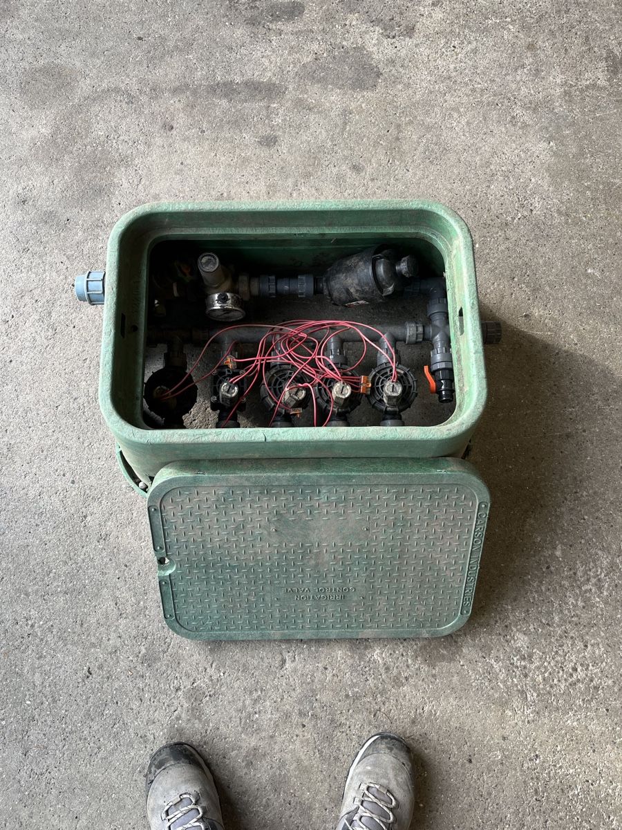 Alle Werkzeuge: Bewässerungs Ventilbox – Gebraucht aus Oetwil am See von NelOliveira