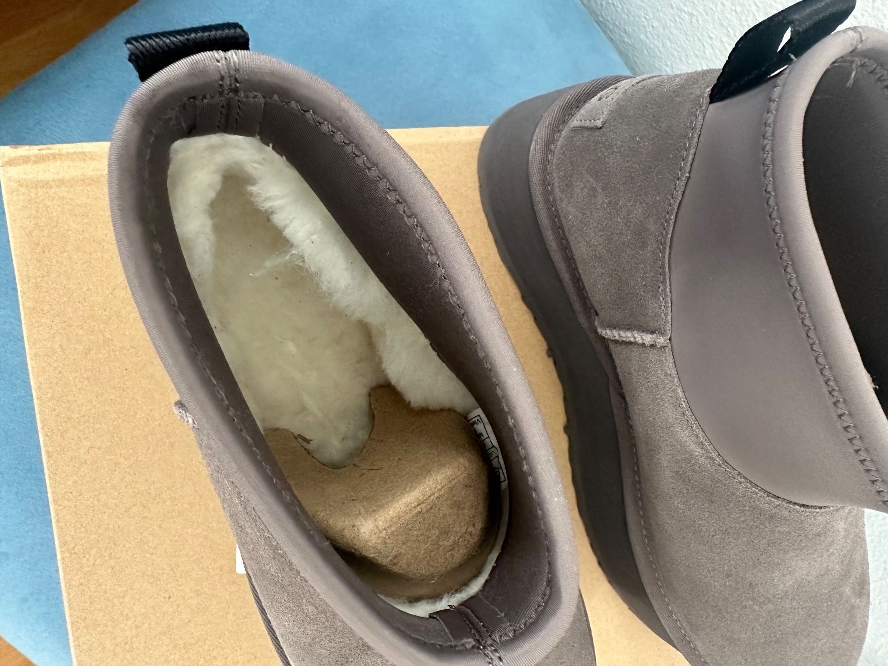 Ugg Scarpe da donna: Neue UGG CLASSIC MINI DIPPER CHESTNUT – Nuovo e nell'imballaggio originale da Bern venduto da nas_8vxm 2