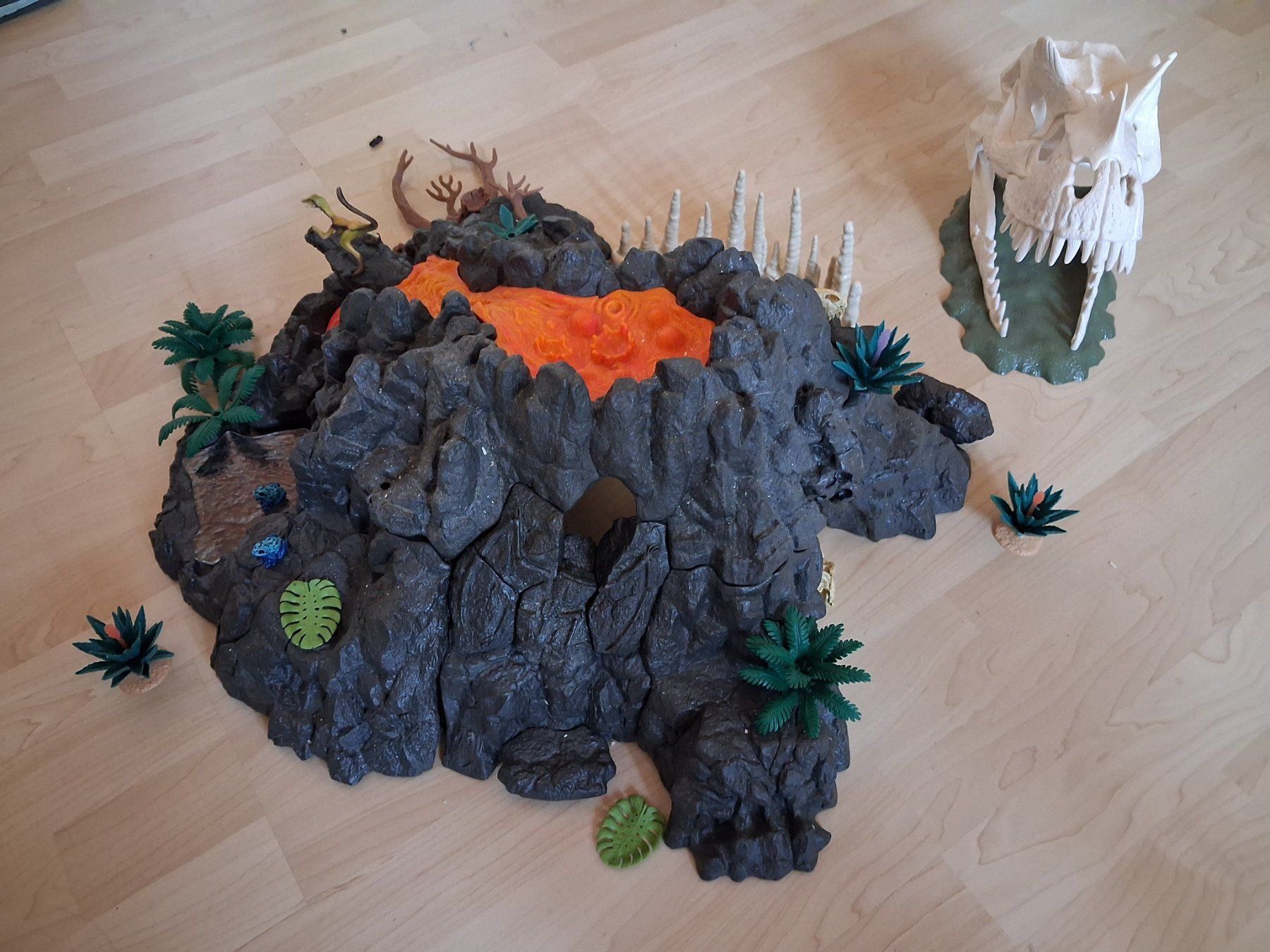 Schleich Spielzeuge: Schleich Vulkan (Dinosaurier) – Gebraucht aus Tägerig von ronjatobilisa 2