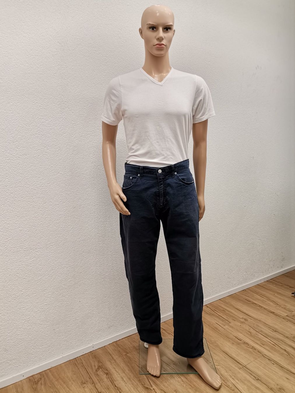 Levi's Jeans: LEVIS STRAUSS & CO - Jeanshose Herren – Usato da Schaffhausen venduto da Restwert_SH