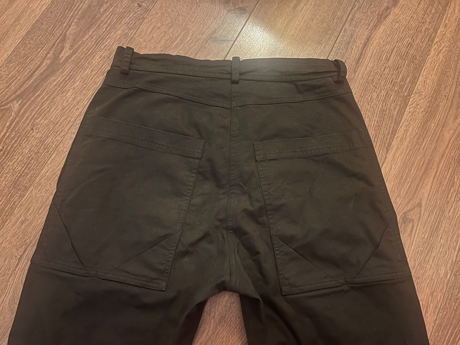 Rundholz Pantaloni: schwarze Hose von Rundholz – Usato da wallisellen venduto da rodolfo68 2