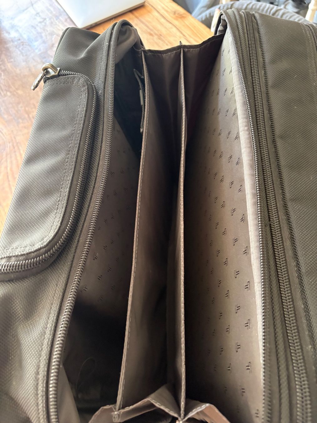 Tumi Koffer & Taschen: Tumi rollbare Aktentasche – Gebraucht aus Baden von Thomaslehmeier 1