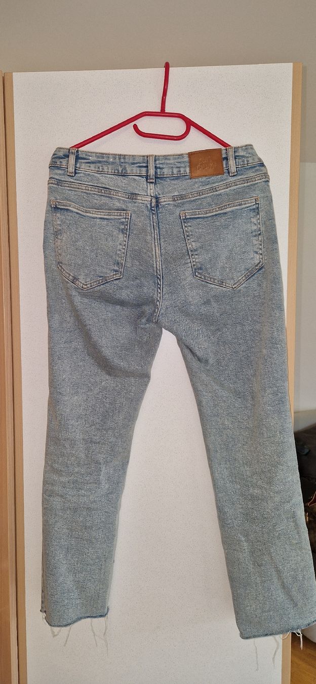 Jeans: Jean cropped Jennyfer, taille 38 – Nuovo (secondo la descrizione) da Versoix venduto da aline_b 2