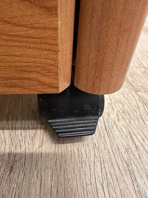 Banconi: Vintage Rollcontainer in Holzoptik mit 4 Schubladen – Usato da Obernau venduto da Arche_Noah_Brocki 6
