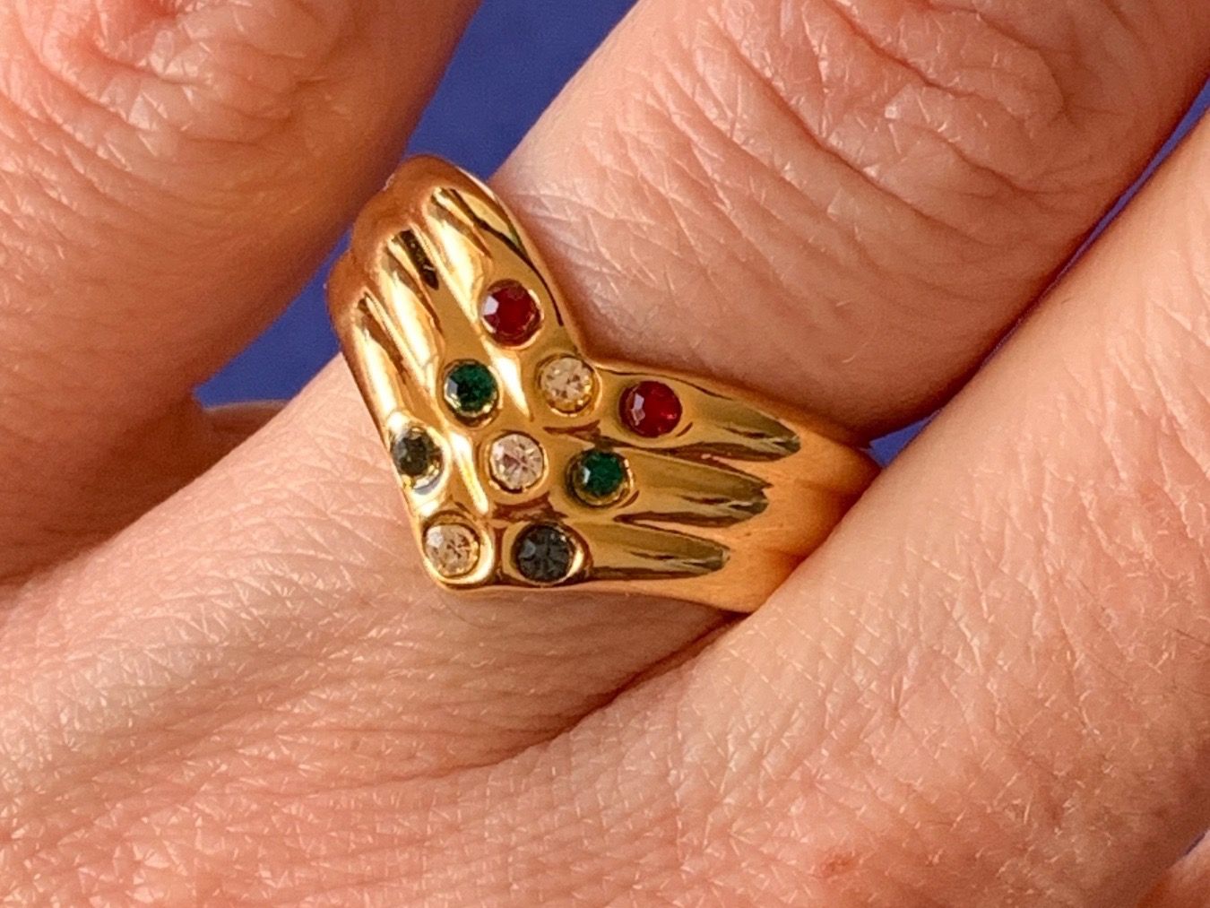 Bagues: Vergoldeter Ring 3 farbige Steinli (57) – D'occasion à Laufen par Bellebellezza