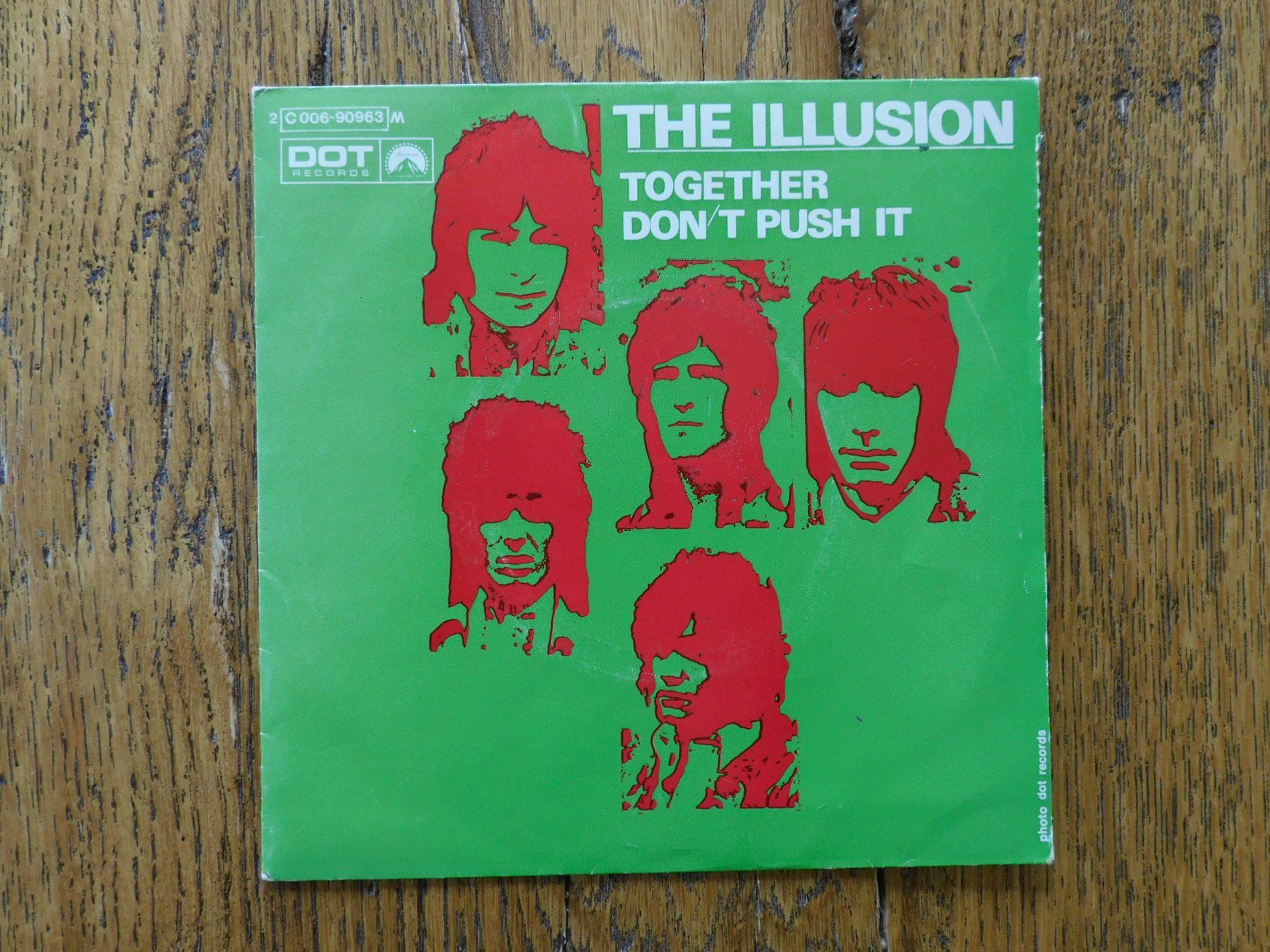 Dischi in vinile: The Illusion - Together/Don't Push It – Usato da Emmenbrücke venduto da Dickens