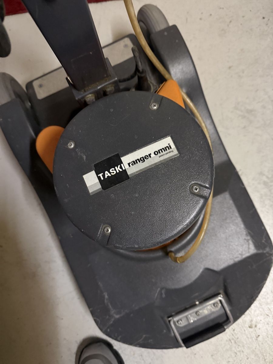 Toutes les machines: Taski Poliermaschine – D'occasion à Horgen par vin_558y 1