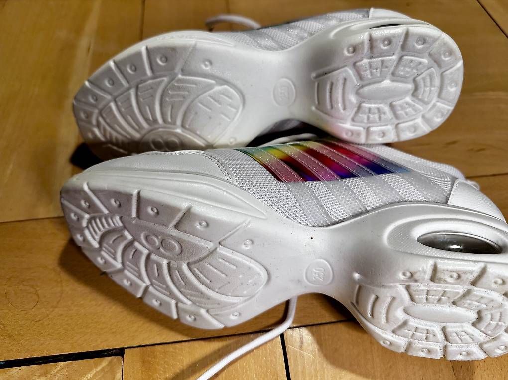 Damenschuhe: Tanz Sneaker Grösse 39 weiss – Gebraucht aus Zollikon von max_rg2l 2