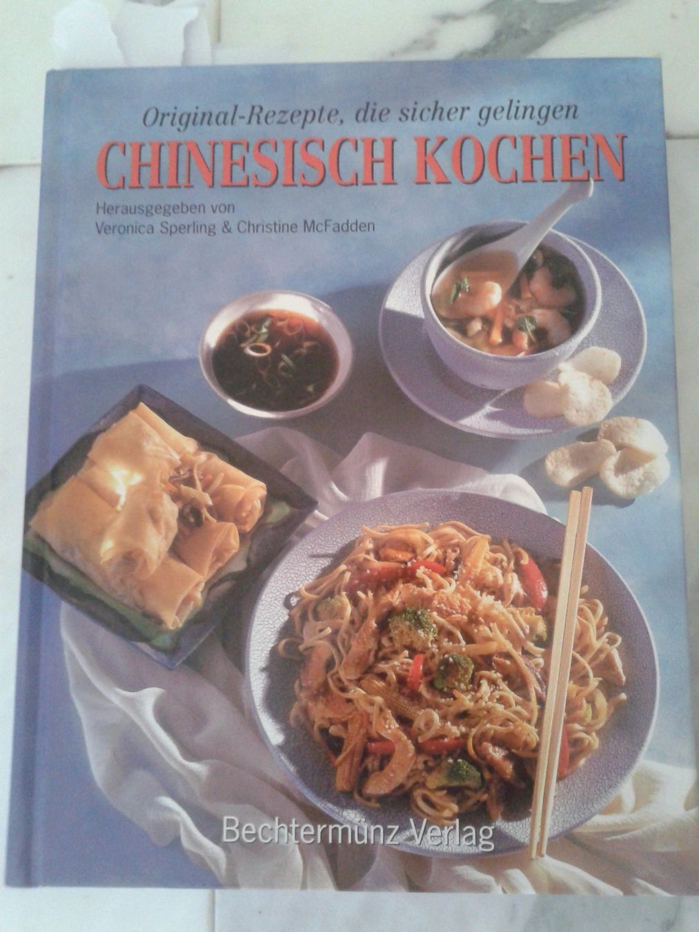 Livres: Set chinesisch Kochen & Essen:  Kochbuch/Platte/Stäbchen NEU – Neuf (Voir description) à Camorino par Campellino 2
