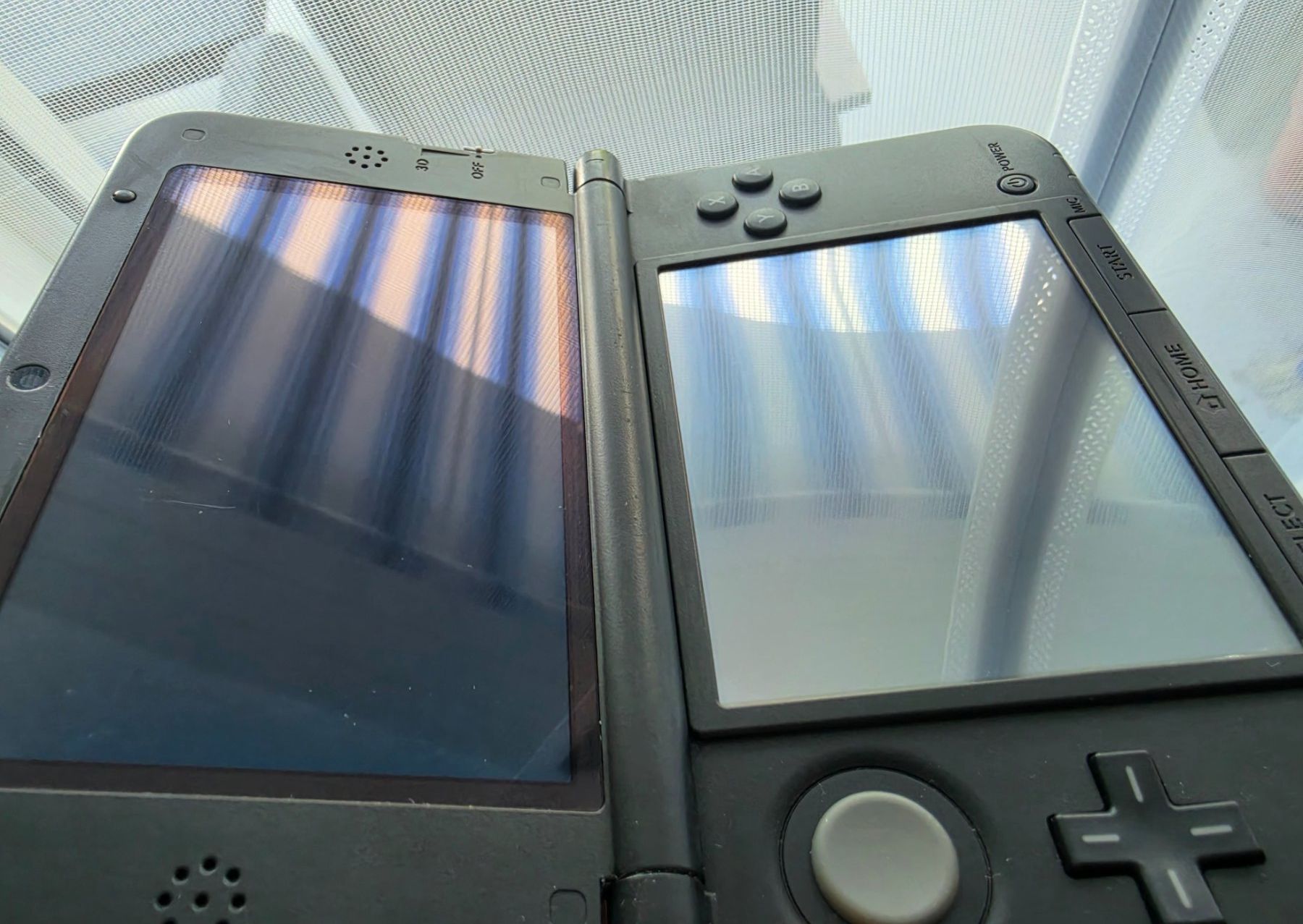 Nintendo Console: Nintendo 3DS XL in rot – Usato da Sempach venduto da Knuckles17 4
