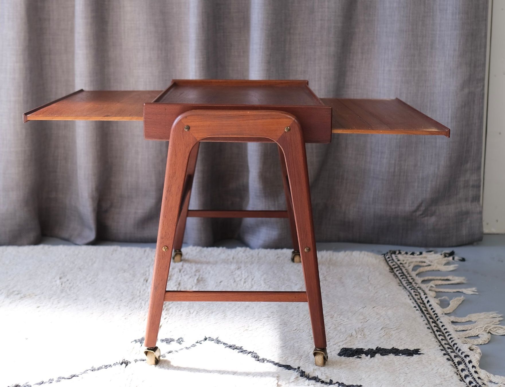 Dessertes: Danish Teak serving cart 1960,s – D'occasion à Bern par Zmodern_VIN 6