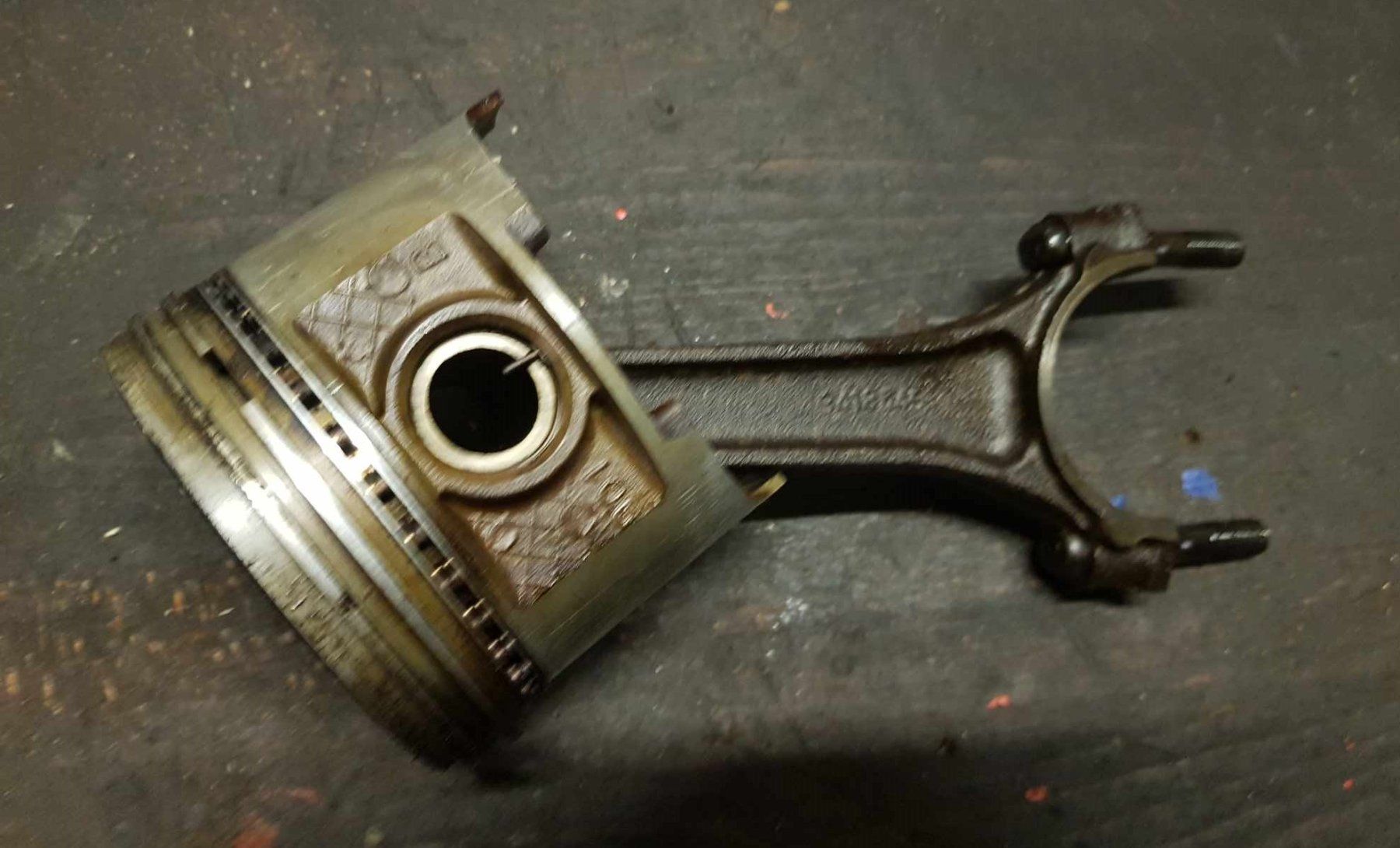 Mopar Tutti pezzi di ricambio auto: Mopar Small Block 318, Kolben – Usato da Niedergösgen venduto da usc_tt5r